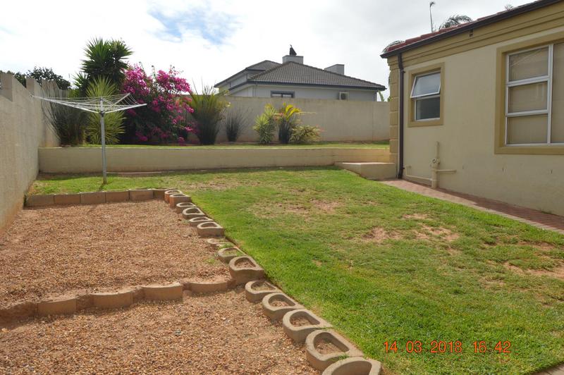 To Let 6 Bedroom Property for Rent in Kleinbron Estate Western Cape